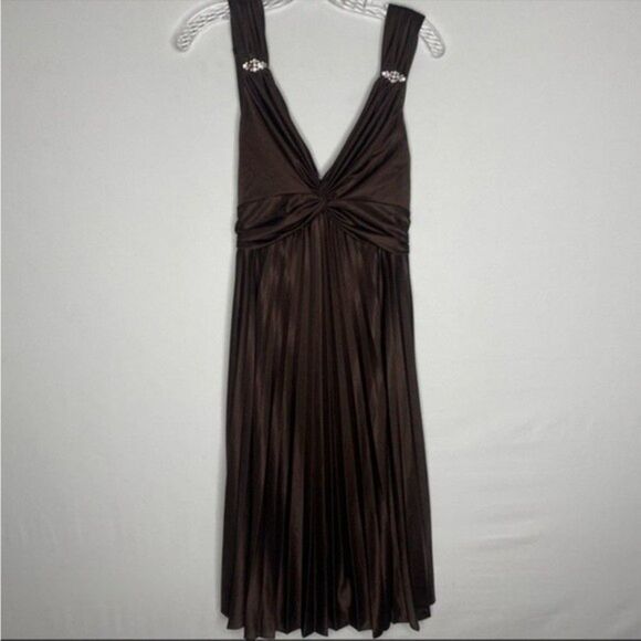 Xscape by Joanna Chen Brown Pleated Sleeveless Cocktail Formal Embellished 14 - Picture 2 of 12